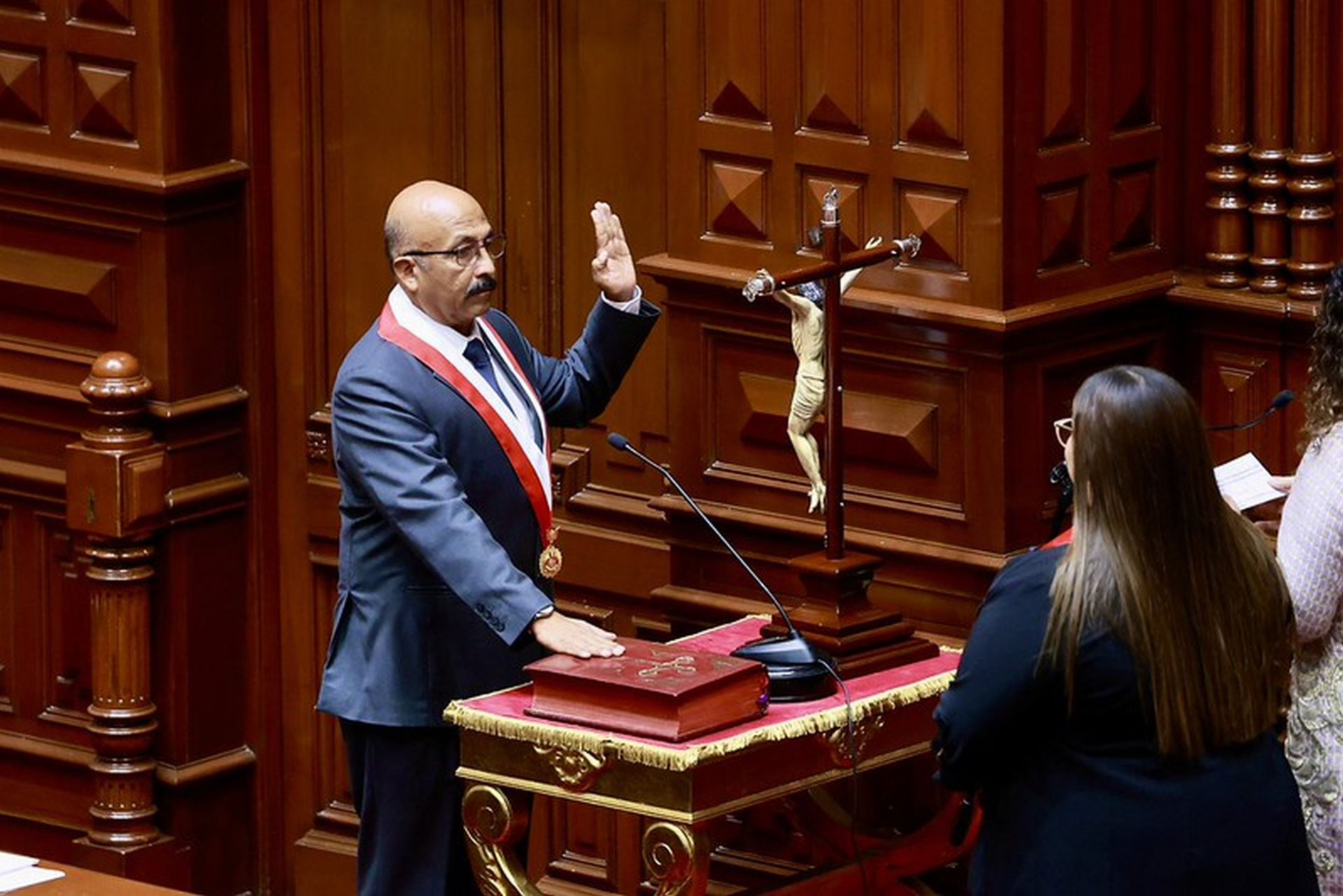 Quién es Óscar Reto, el militar retirado que presidirá la Cámara de Diputados del Perú