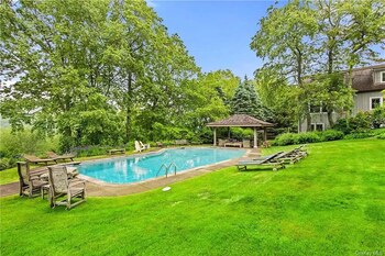 La pileta de la mansión