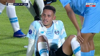 Erick Noriega fue expulsado por dura entrada, pero el VAR revirtió la sanción en derrota de Gremio por Copa Sudamericana 2026