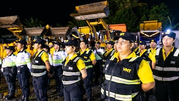El operativo se lanzó en la Panamericana, en Los Chorros, con tres líneas de acción y una advertencia sobre deslizamientos, derrumbes y bloqueos momentáneos mientras suben las precipitaciones (Foto cortesía MOPT)
