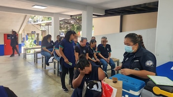 El Ministerio de Salud intensifica vacunación contra el sarampión en empresas y escuelas de Guatemala