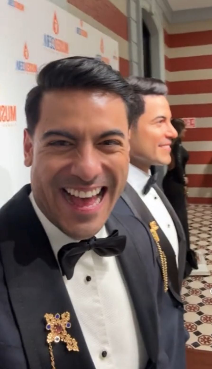 Carlos Rivera reaccionó con emoción en redes a la develación de la figura en su honor en el Museo de Cera de la CDMX. (TikTok/ @_carlosrivera)