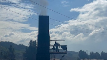 Emisión de contaminantes en la zona rural de Mochuelo, en Ciudad Bolívar - crédito CAR