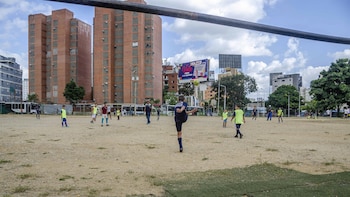Más de un tercio de las escuelas del Distrito Capital han resultado dañadas por los terremotos de Venezuela