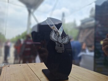 Medallas y playeras que se