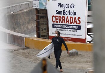 08/06/2020 Un surfista en una playa de Lima, Perú, en pleno confinamiento por la crisis del coronavirus.
POLITICA SUDAMÉRICA PERÚ LATINOAMÉRICA INTERNACIONAL
MARIANA BAZO / ZUMA PRESS / CONTACTOPHOTO