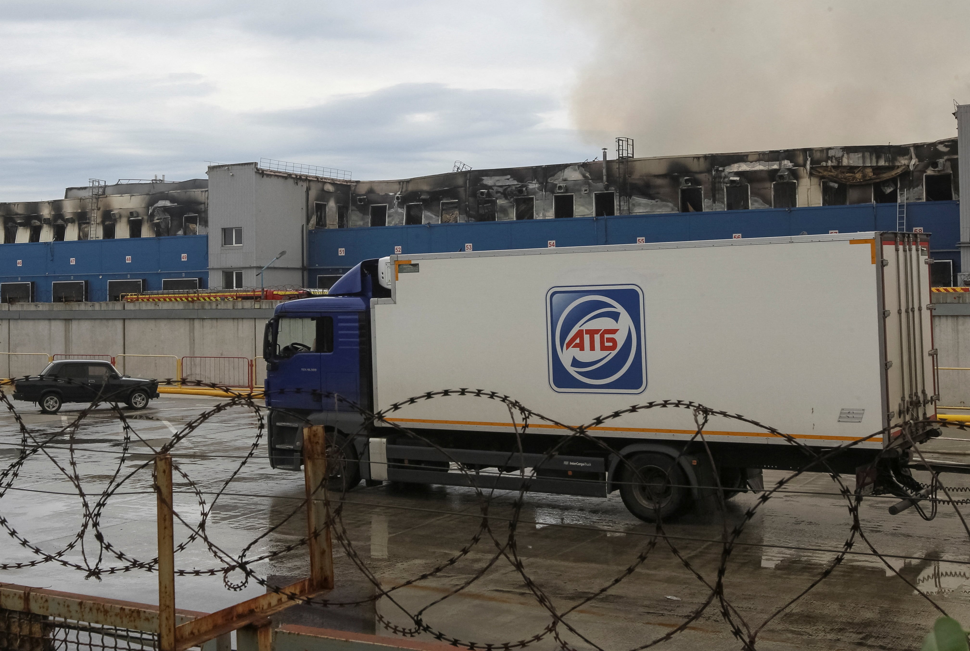 Pese a la ausencia de una escasez generalizada, algunos ucranianos comenzaron a almacenar alimentos ante la llegada del invierno (REUTERS)
