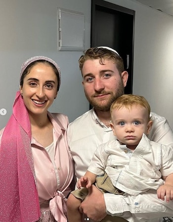 Junto a su esposo Avishay