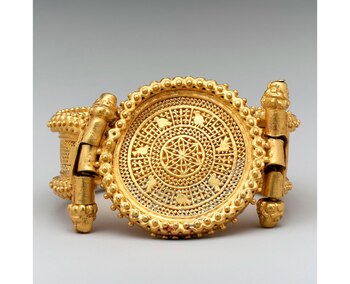 La exposición aborda la adaptación