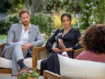 El príncipe Harry y Meghan Markle con Oprah Winfrey (Reuters)