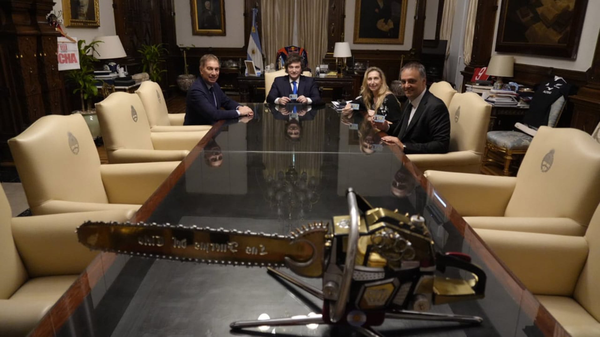 Javier Milei junto a Diego Santilli, Karina Milei y Manuel Adorni