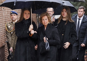 La reina Sofía junto a