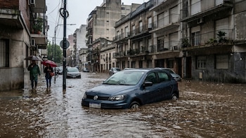 Alerta por el Súper Niño: qué cubre el seguro del auto ante una inundación, granizo o caída de árboles