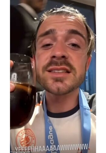 Grealish comenzó a festejar en