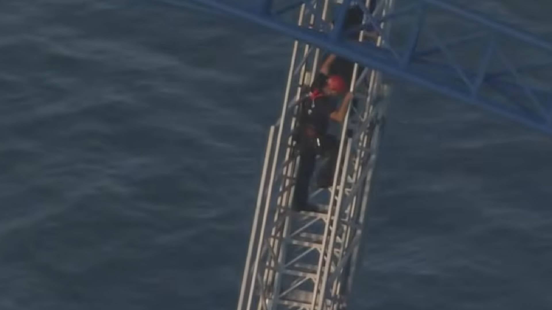 La rápida intervención de bomberos y el cumplimiento de los protocolos de seguridad evitaron lesiones y garantizaron la integridad de los estudiantes atrapados (FOX 26 Houston)