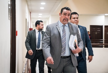 El fiscal Max Múñoz sostuvo que las estructuras criminales planificaron adiestramiento militar para atentar contra instituciones estatales./ (FGR)