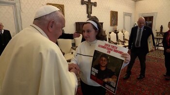 El Papa junto a sobrevivientes