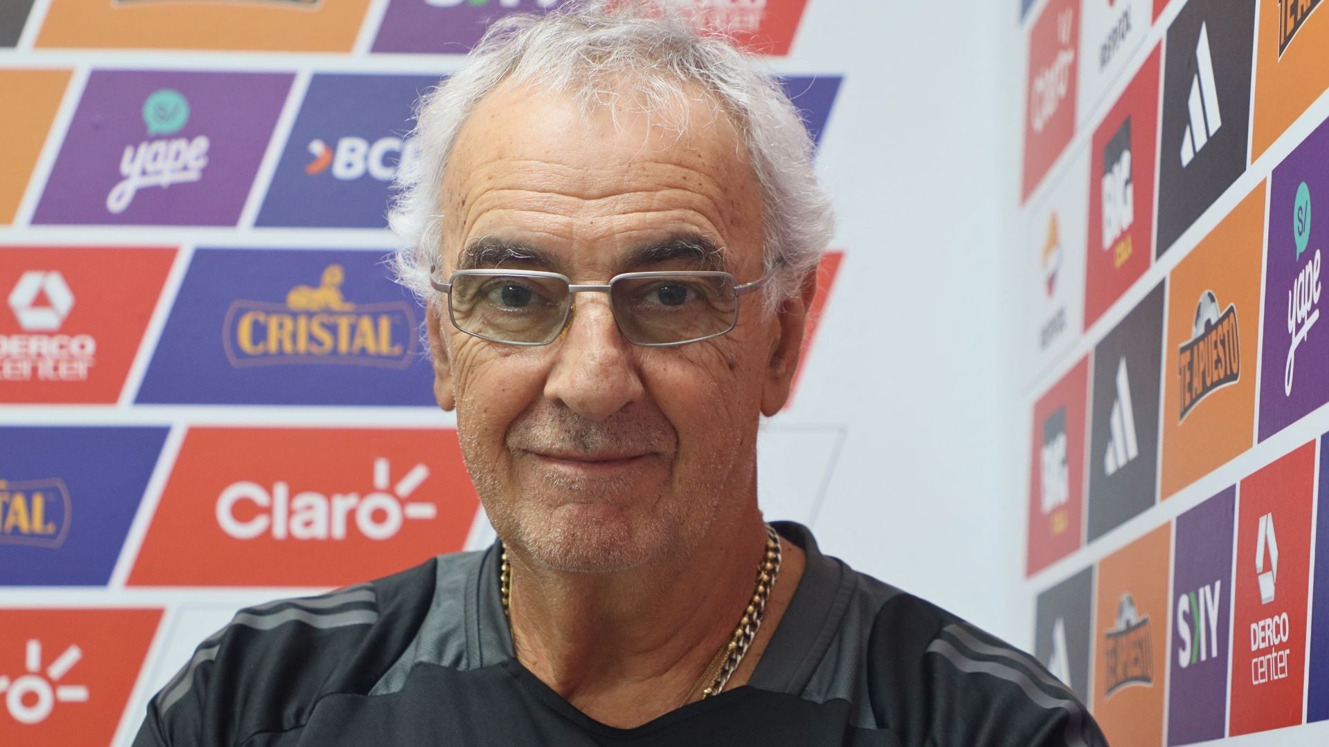 Jorge Fossati, de 71 años, asumió las riendas de la selección peruana en reemplazo de Juan Reynoso. - Crédito: Paula Elizalde / Infobae Perú.