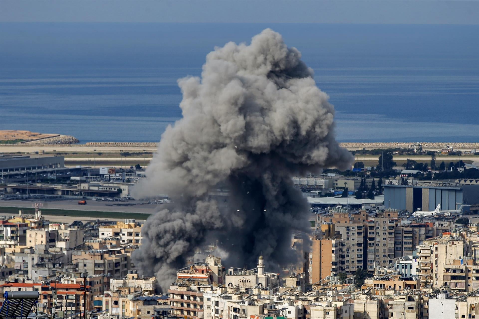 Múltiples ofensivas de Israel contra Hezbollah en El Líbano y objetivos del régimen en Irán