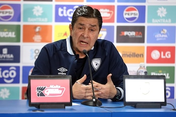 El entrenador mexicano Luis Fernando Tena tiene un difícil desafío al frente de la selección de Guatemala, que no atraviesa el mejor momento futbolístico. Archivo: EFE / Fernando Ruiz