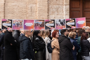 Varias personas durante un minuto