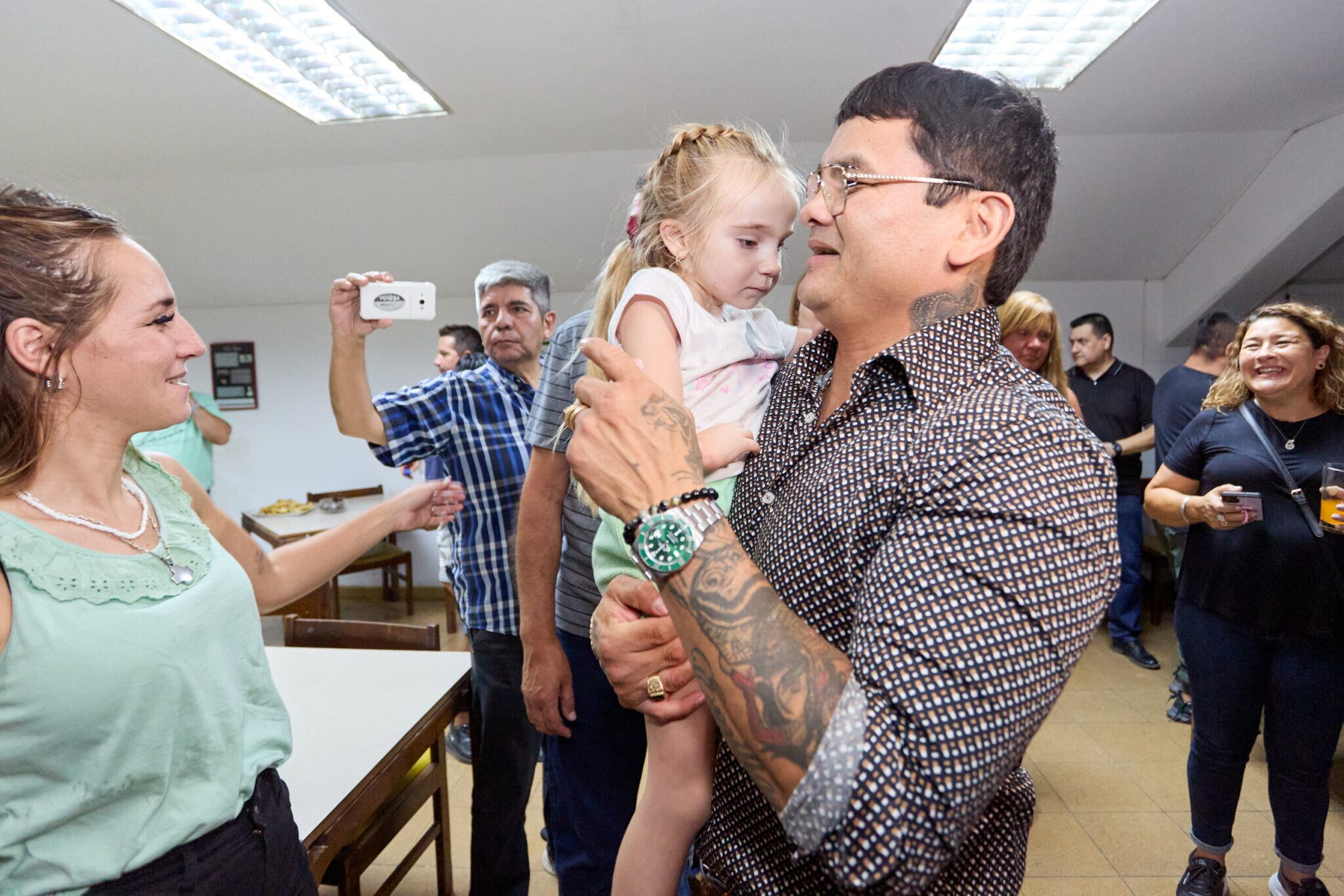 La solidaridad del Chino Maidana (Crédito: lasheras.gob.ar)