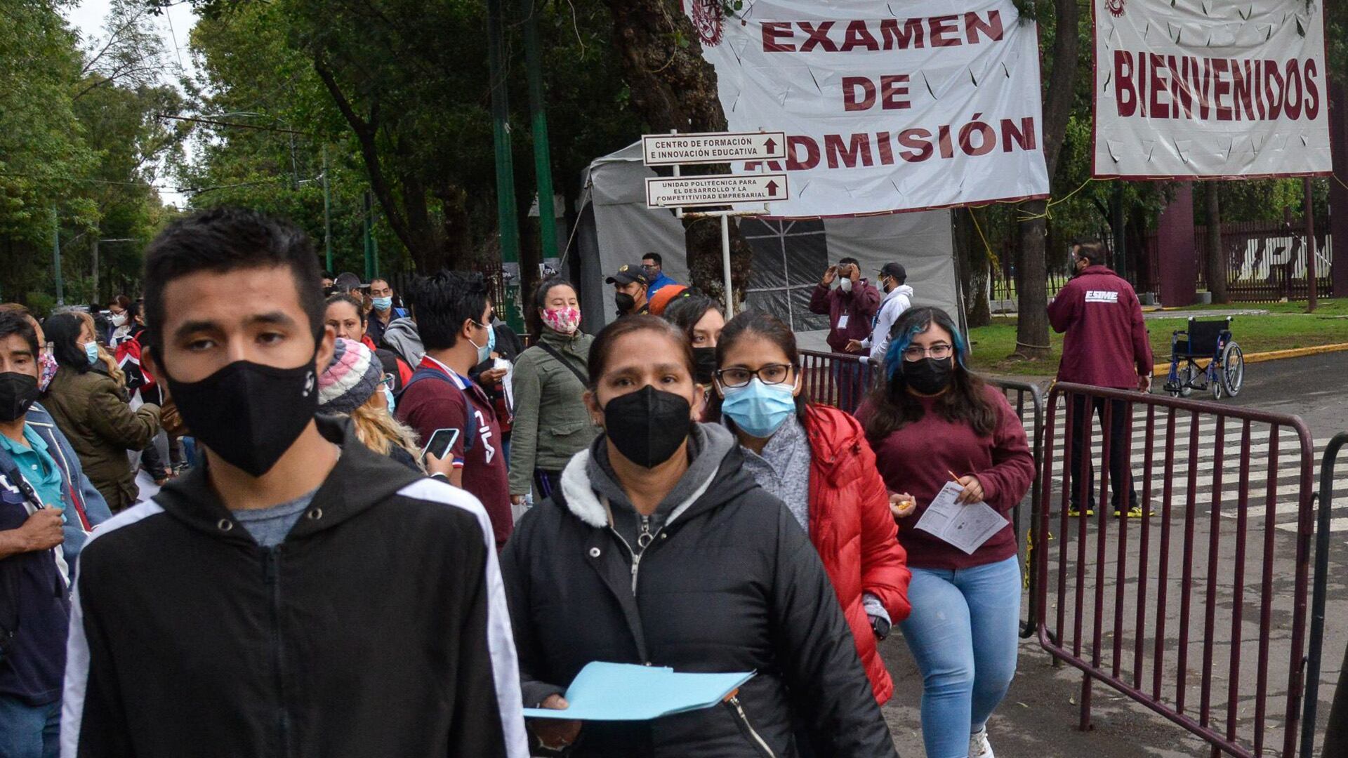 Aspirantes a planteles públicos de educación media superior realizaron el examen de ECOEMS (Cuartoscuro)