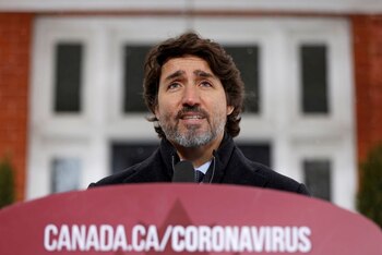 Foto de archivo del primer ministro de Canadá, Justin Trudeau, hablando en una rueda de prensa en Ottawa
Ene 5, 2021. REUTERS/Blair Gable