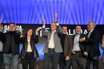 14/01/2024 (I-D) El presidente de la Comunidad Valenciana, Carlos Mazón, la presidenta de la Comunidad de Madrid, Isabel Díaz Ayuso, el presidente de la Xunta, presidente del PPdeG y candidato a la reelección, Alfonso Rueda, el presidente de la Junta de Andalucía, Juanma Moreno, el presidente de la Junta de Castilla y León, Alfonso Fernández Mañueco, y el presidente del Gobierno de Aragón, Jorge Azcón, durante un acto del Partido Popular, en Palexco, a 14 de enero de 2024, en A Coruña, Galicia (España). Durante el encuentro, han participado once presidentes autonómicos del partido para apoyar a Alfonso Rueda a la Presidencia de la Xunta por el PPdeG, cargo que se decidirá en las elecciones gallegas el próximo 18 de febrero.
POLITICA
M. Dylan - Europa Press
