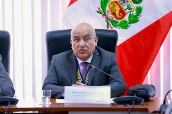 Vallejos Flores va con el