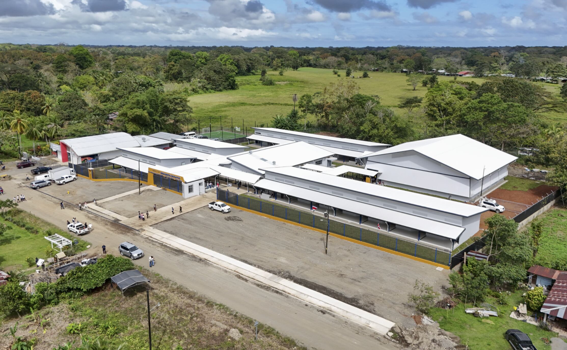 Modernos centros educativos buscan impulsar el aprendizaje de niños de zonas fronterizas. Fuente: MEP