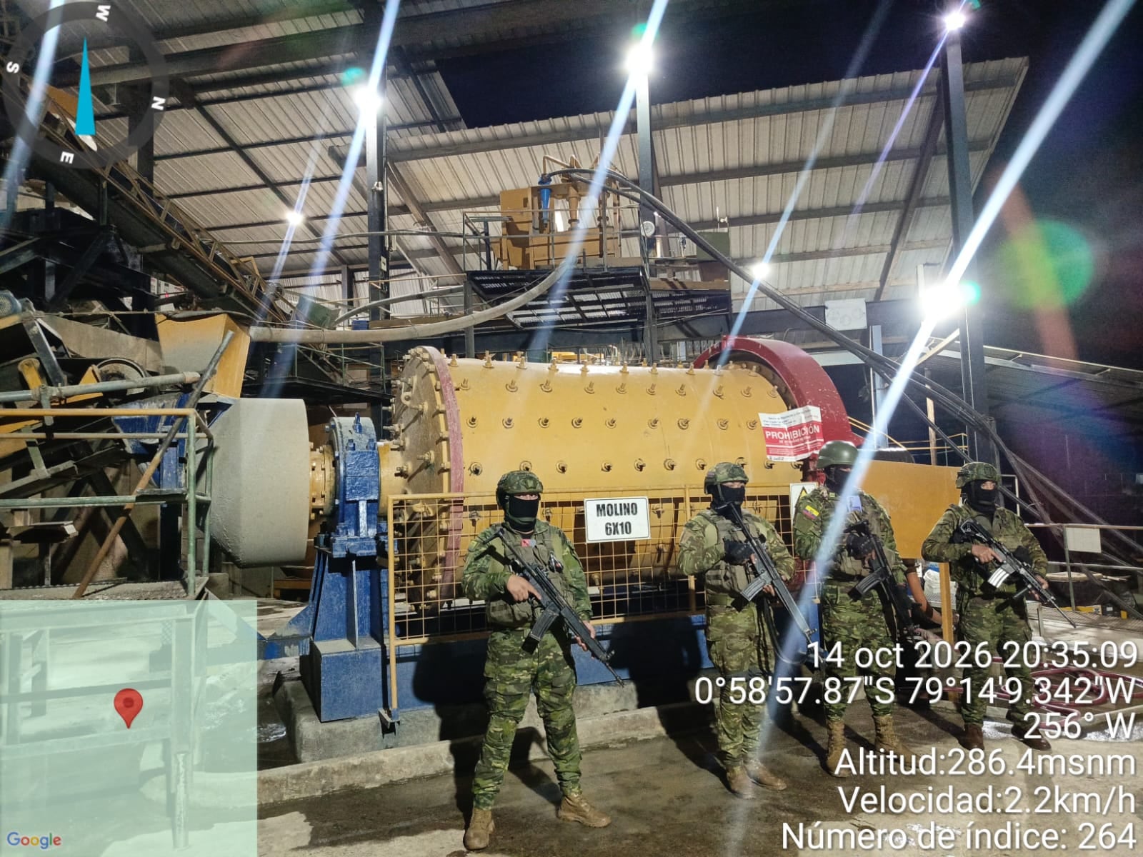 Ejército de Ecuador interviene una planta de procesamiento de oro presuntamente vinculada con Los Lobos y captura a cuatro sospechosos en la Amazonía