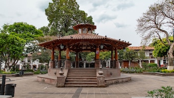 Valle de Bravo se encuentra