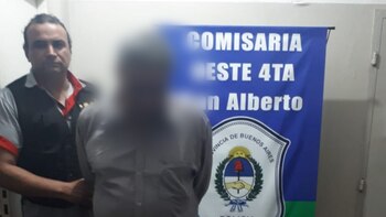 Esteban A., el sospechoso, ingresa