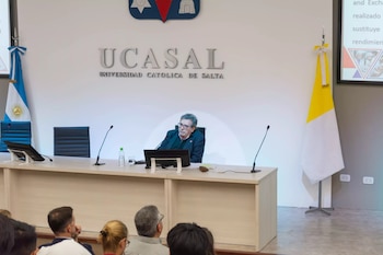 Además, Toranzos Torino estuvo a cargo de la dirección de la Maestría en Agronegocios en la UCASAL (UCASAL)