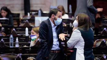 La sesión comenzó ayer a