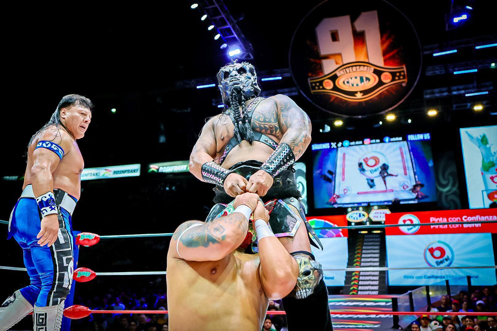 Su trampa para vencer a Esfinge provocó una ola de reacciones del público, quien exigió revancha inmediata entre AEW y la lucha libre mexicana.Preguntar a ChatGPT (Cortesía : CMLL)