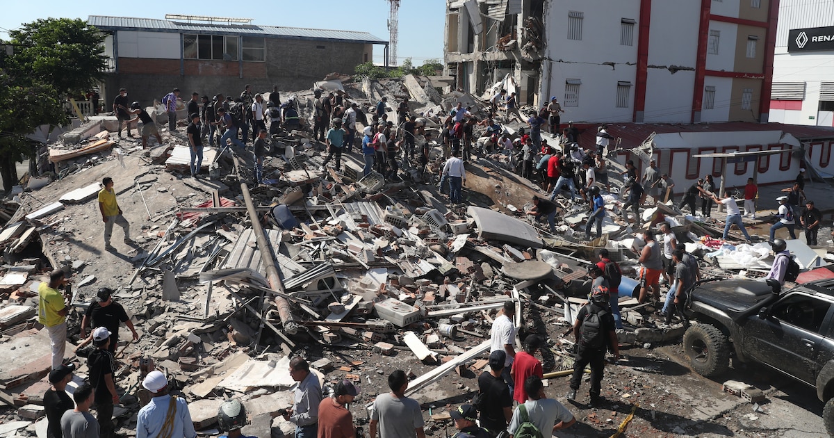 Photo: infobae.com Colombia Declares National Disaster After Devastating 7.4 Magnitude Earthquake