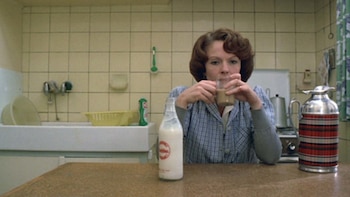 Imagen de 'Jeanne Dielman, 23, quai du Commerce, 1080 Bruxelles', de Chantal Akerman.