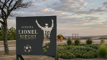 Santa Fe: proponen que un paseo denominado Néstor Kirchner pase a llamarse Lionel Messi