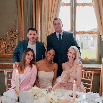 El salón se ubica a