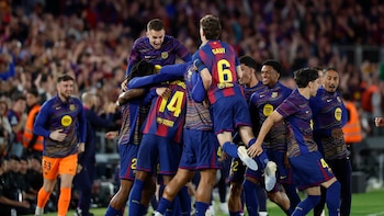 Campeones de LaLiga: El FC Barcelona se alza con el título tras doblegar al Real Madrid durante el Clásico