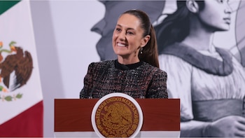 La presidenta de México dirige