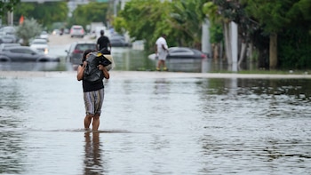 Las tormentas de lento desplazamiento elevan el riesgo de inundaciones en el sur de Florida