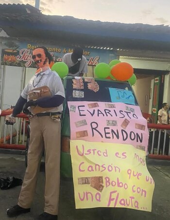 Muñeco de Año Viejo inspirado en Evaristo Rendón - crédito @actorjulian/IG