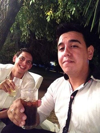 Matías junto a su hermano