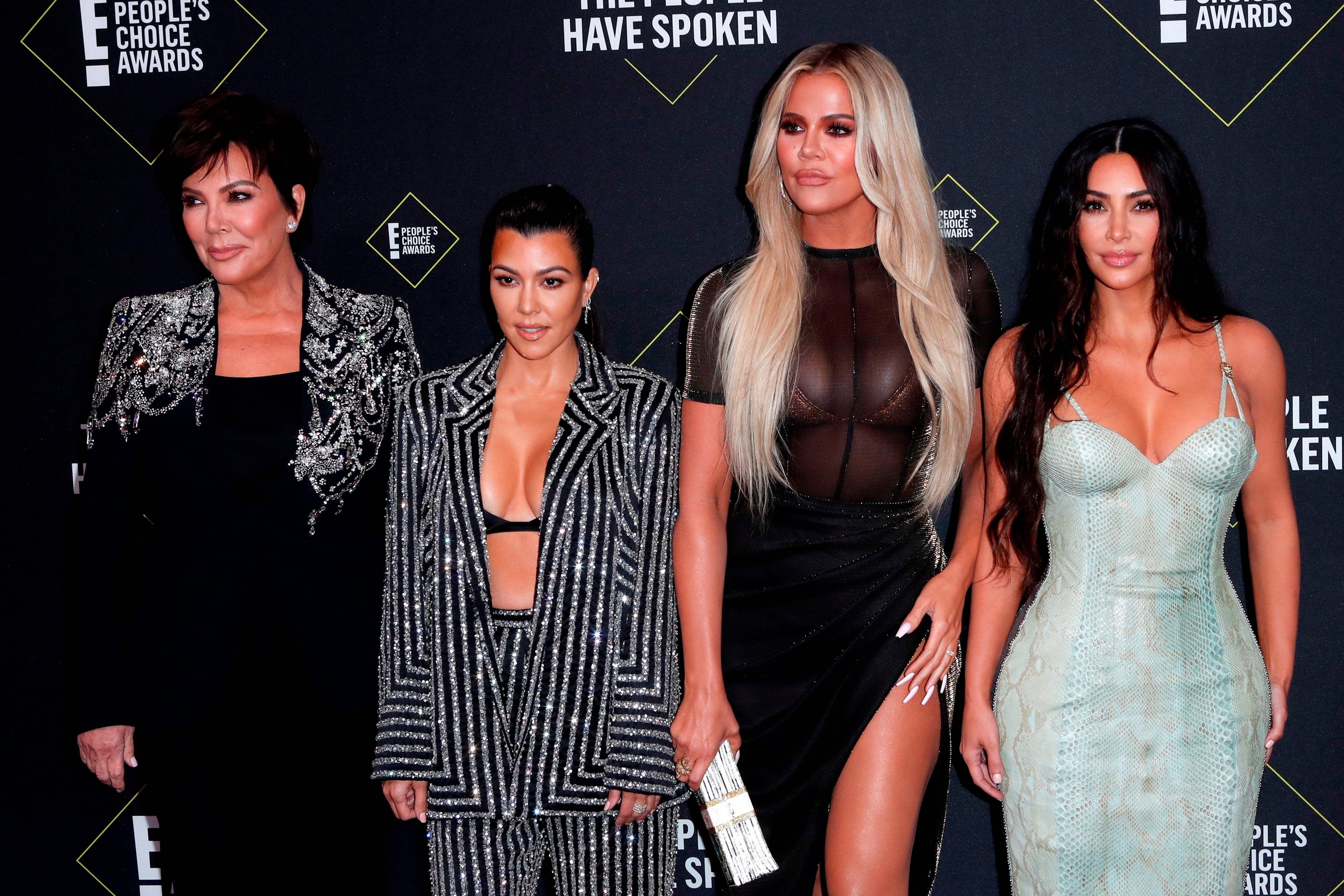Kris Jenner, Kourtney Kardashian, Khloe Kardashian y Kim Kardashian West (EFE/Nina Prommer/Archivo)