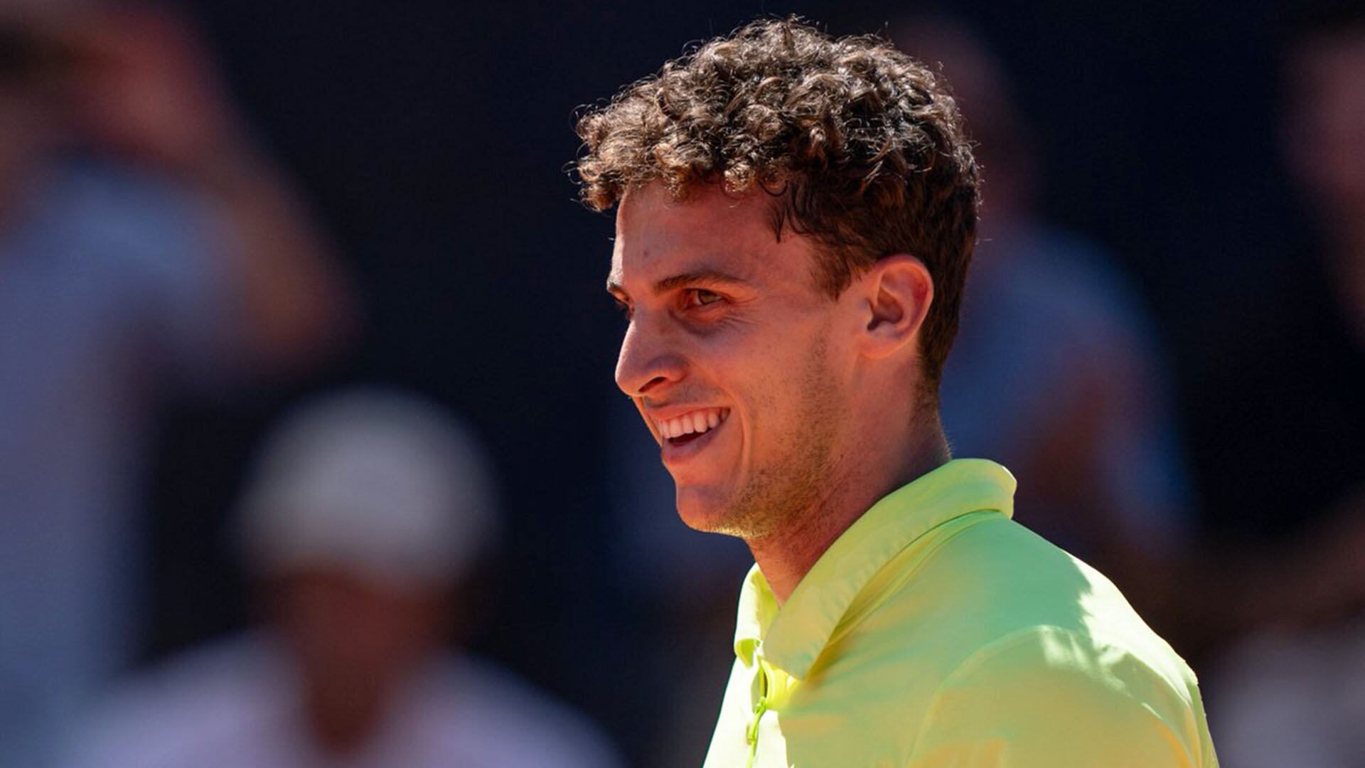 Sonríe Juan Manuel Cerúndolo. Clasificó a octavos en Temuco