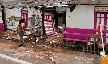 El terremoto de 7.5 grados destruyó la sede de la ACAMPADOC, ubicada en La Villa de Los Santos, comunidad cercana al lugar del epicentro. (GECU)