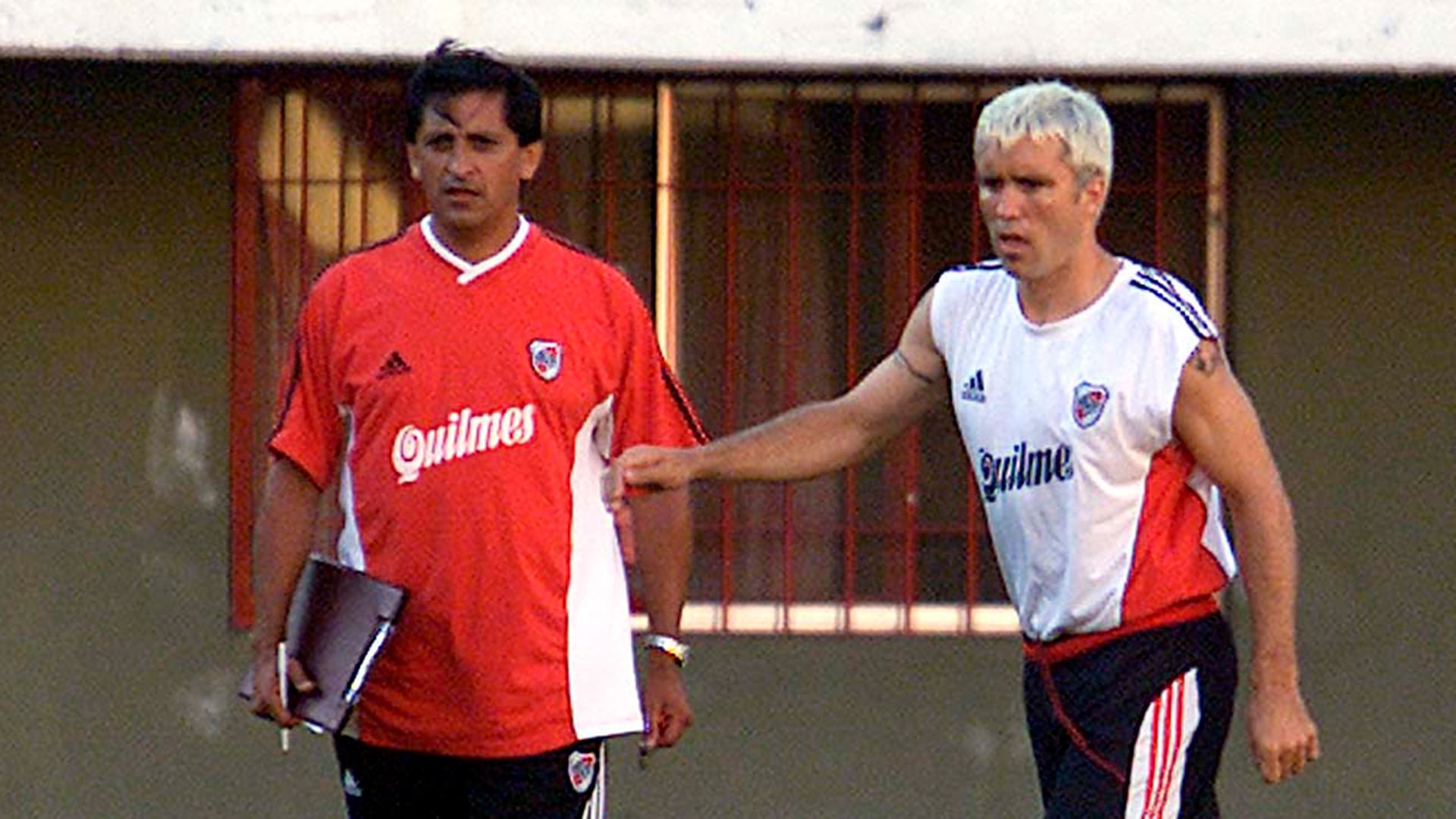 Ramón Díaz y Eduardo Coudet durante un entrenamiento en River (Fotobaires)